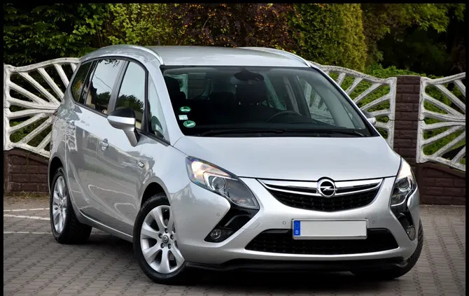 opel zafira Opel Zafira cena 37900 przebieg: 125900, rok produkcji 2014 z Pruchnik